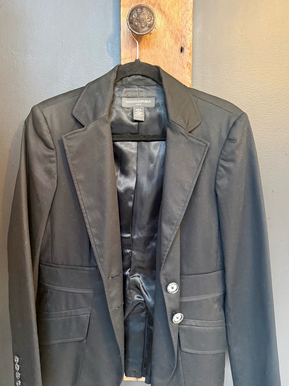 Banana Republic Women’s Black Tailored Blazer